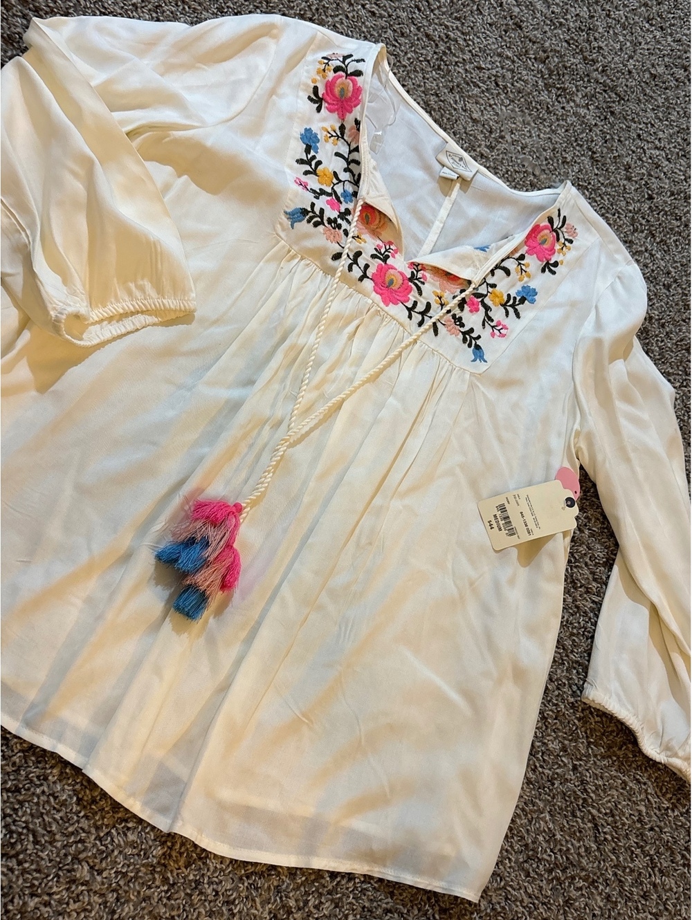 NEW St. John's Bay Ivory Embroidered Boho Blouse Medium